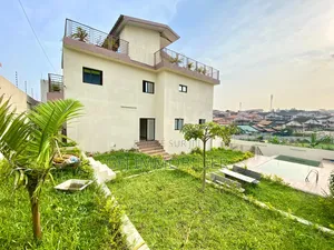 5chbre Duplex dans Francis Gweh, Cocody à Vendre