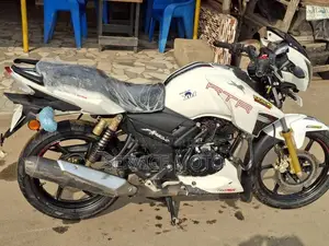 Nouveau TVS Apache 180 RTR 2020 Blanc