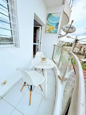 Meublé Studio dans Mt Service Location, Cocody à Louer