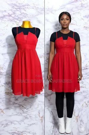 Robe Rouge Élégante Pour Femme. Solde : 1500fcfa