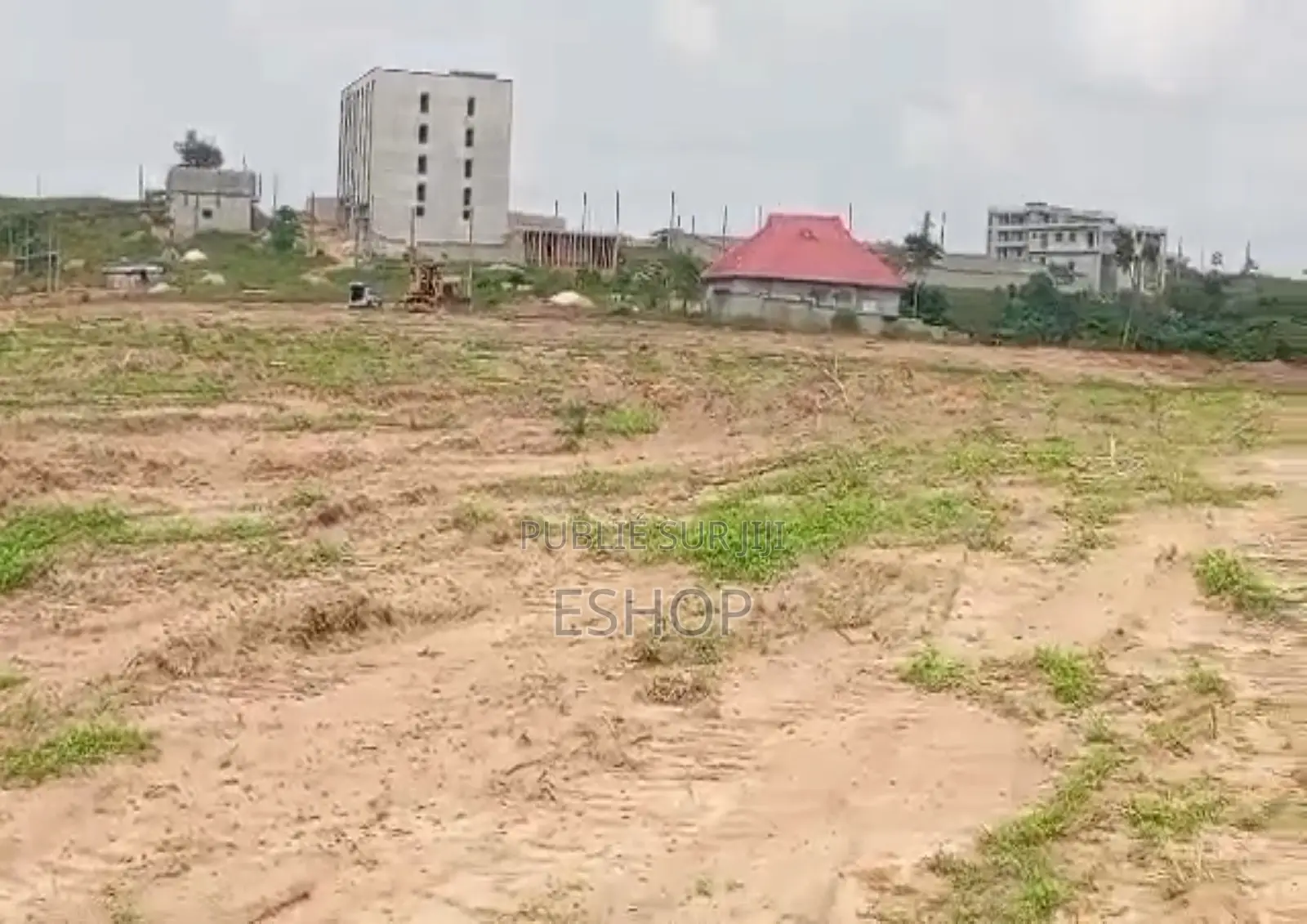 Ilot De 24 Terrains De 300 M2