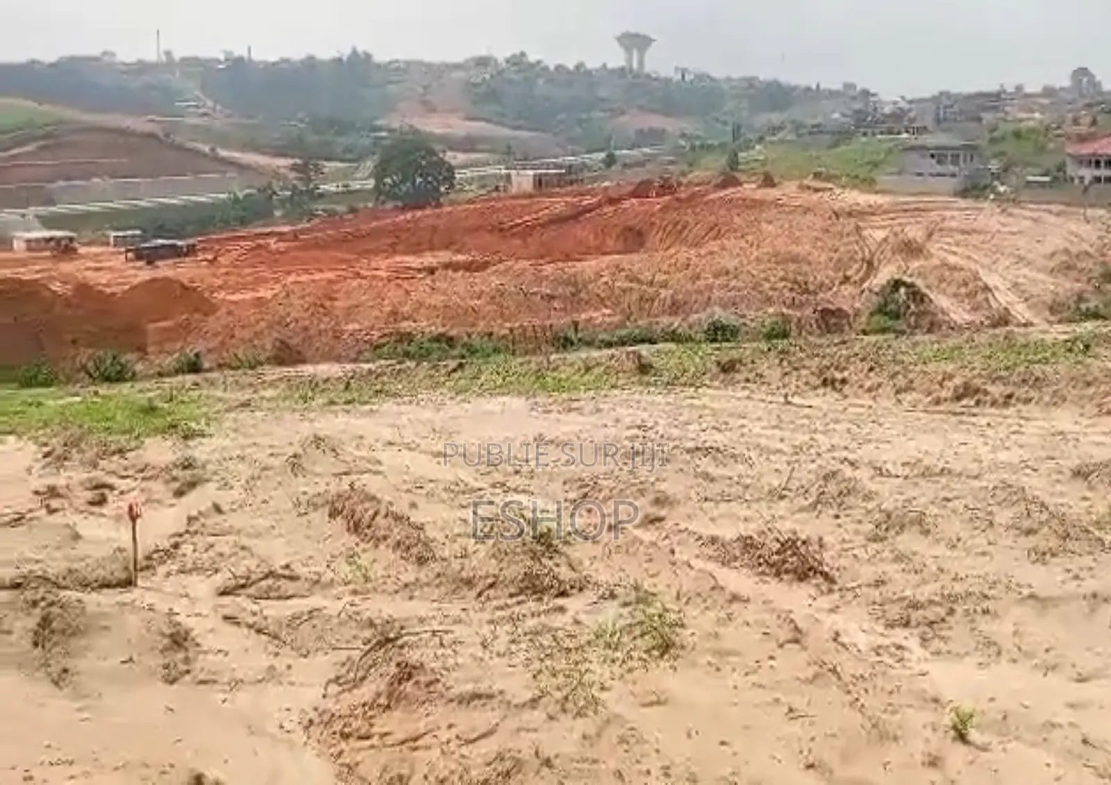 Ilot De 24 Terrains De 300 M2