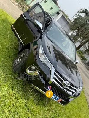 Toyota Fortuner 2019 Noir