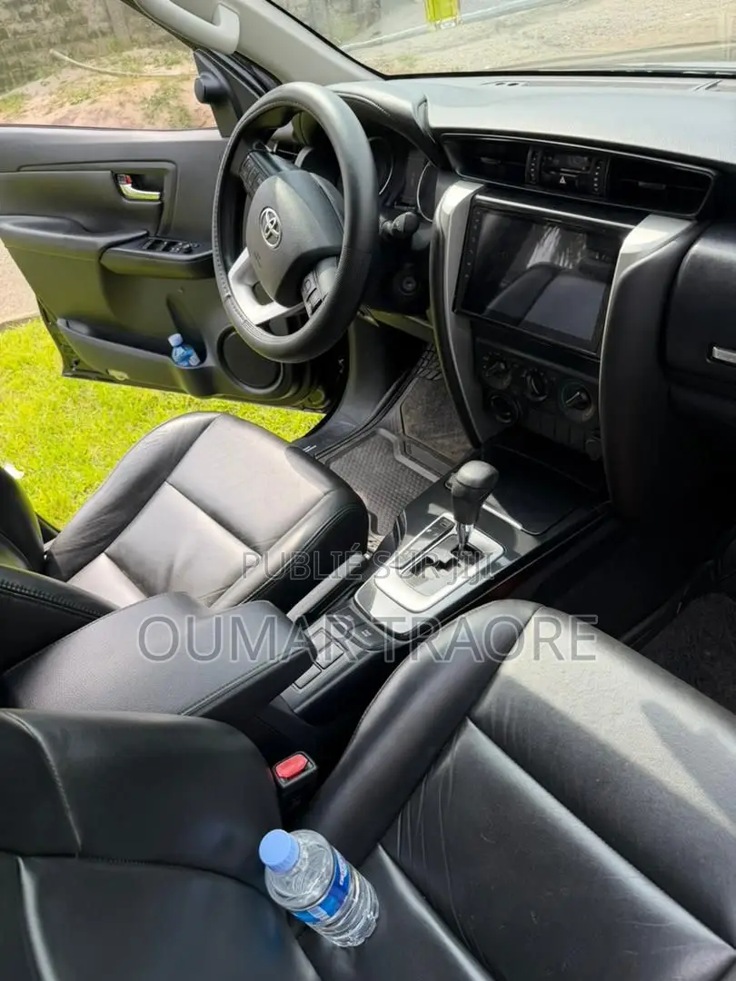 Toyota Fortuner 2019 Noir