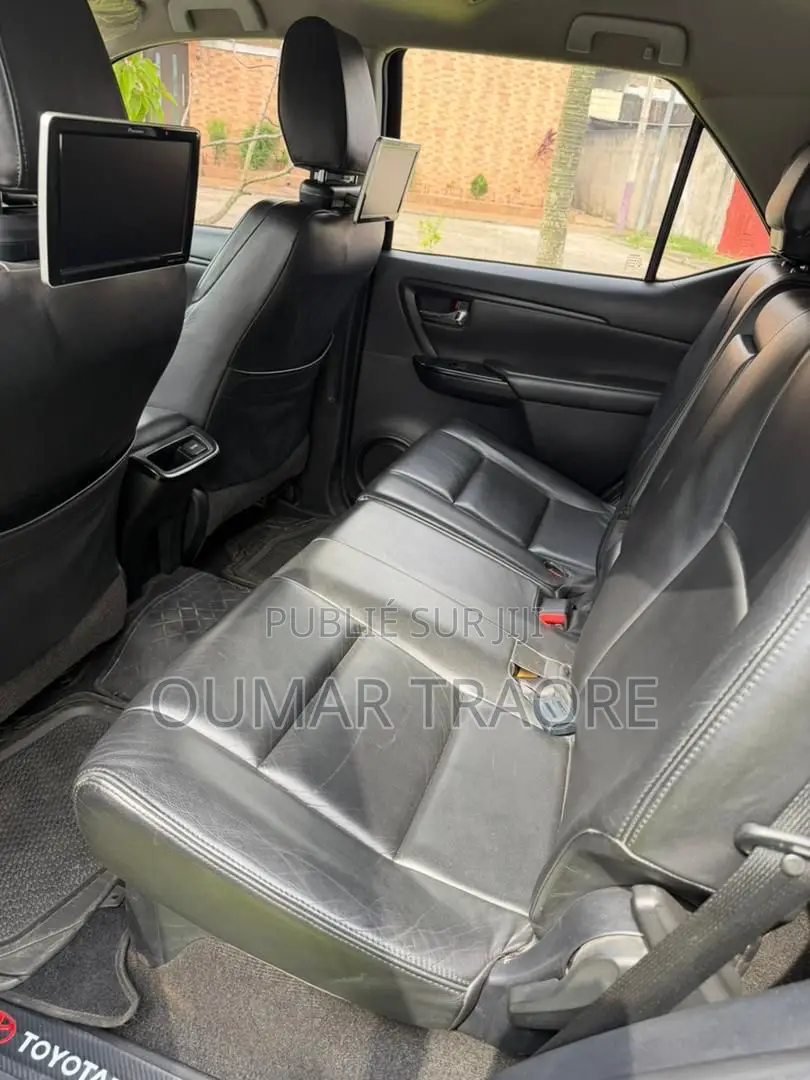 Toyota Fortuner 2019 Noir