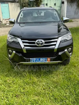 Toyota Fortuner 2019 Noir