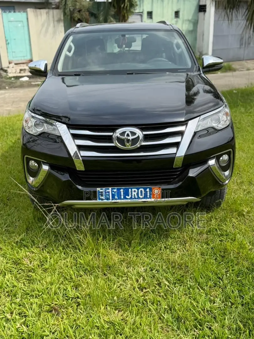 Toyota Fortuner 2019 Noir