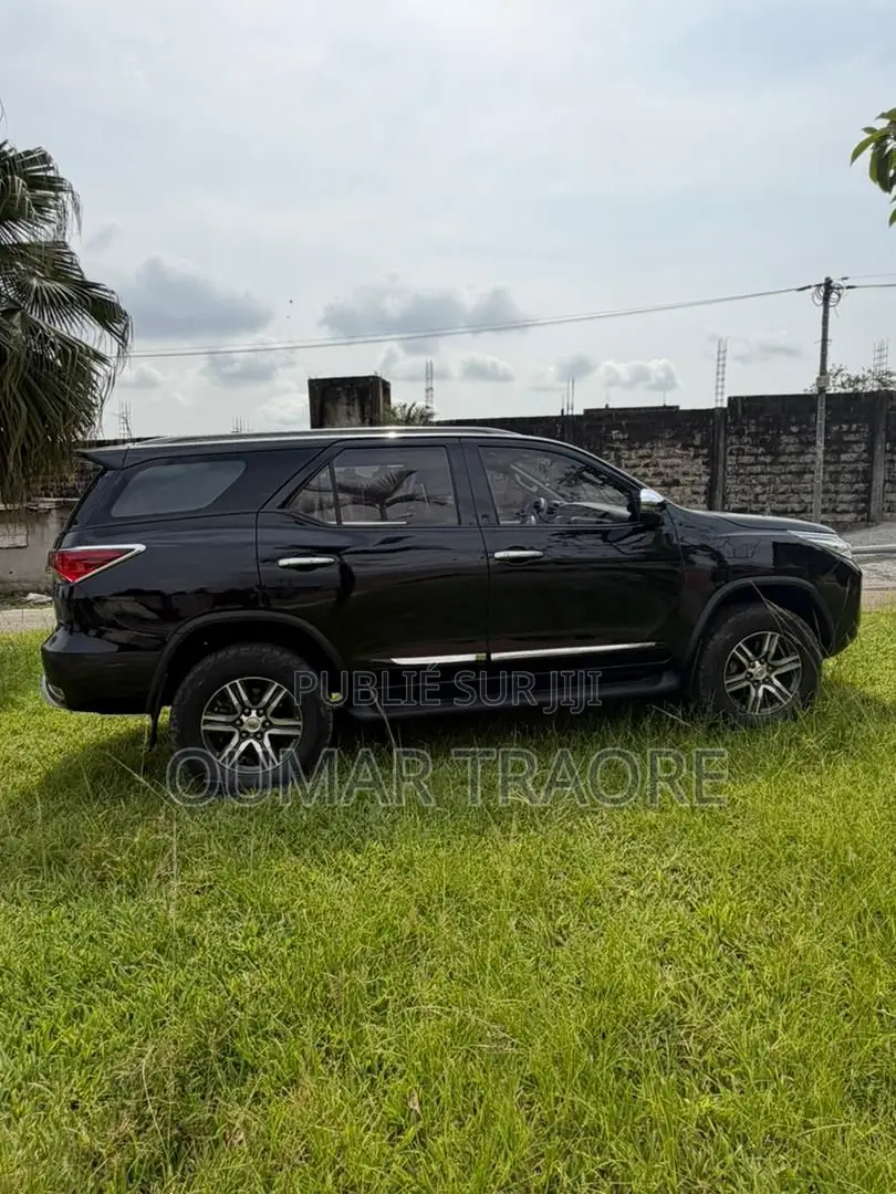 Toyota Fortuner 2019 Noir