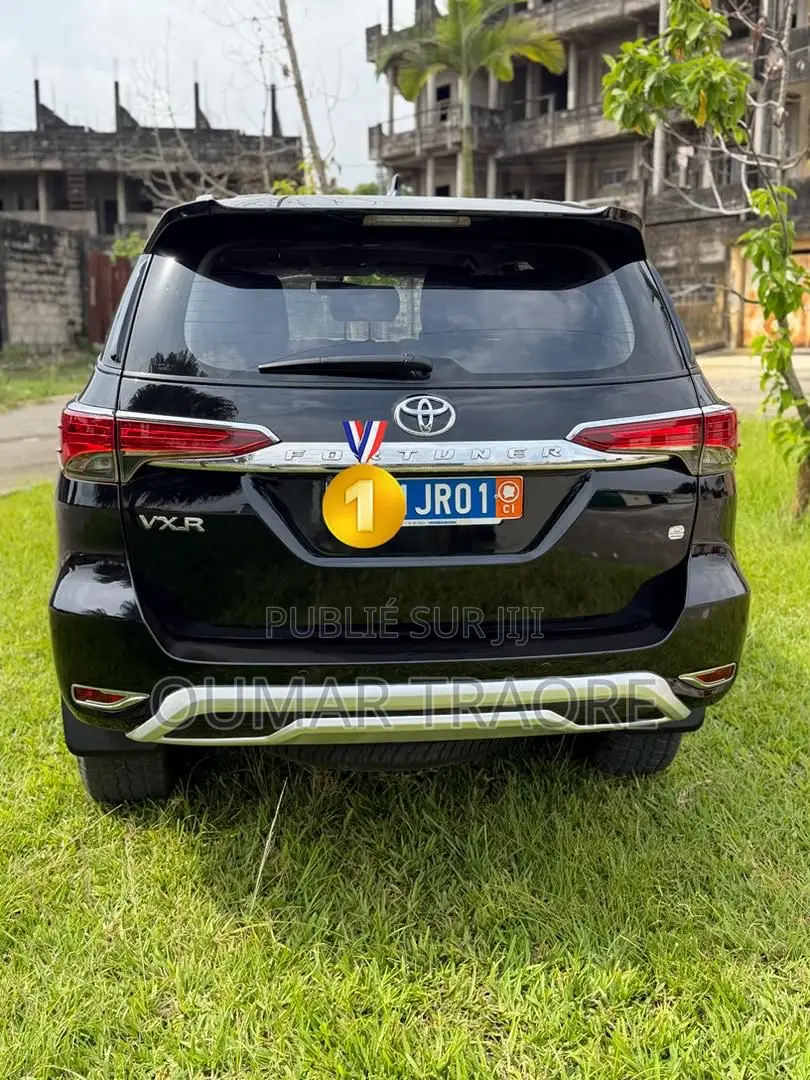 Toyota Fortuner 2019 Noir