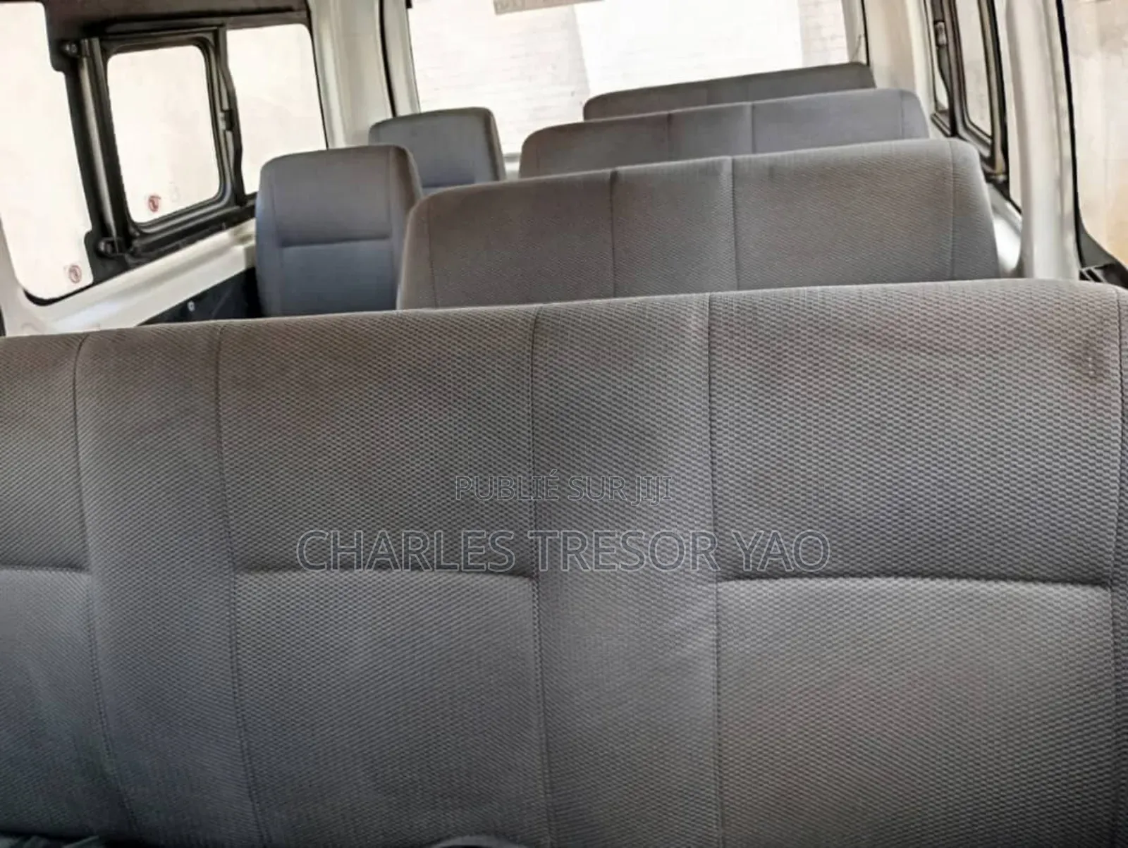 Toyota HiAce 2015 Blanc