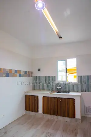 4chbre Duplex dans Adiaké à Vendre