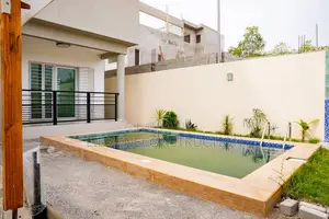 4chbre Duplex dans Adiaké à Vendre