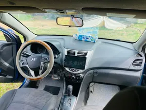 Hyundai Accent 2018 Bleu