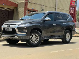 Mitsubishi Pajero 2021 Argenté