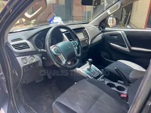 Mitsubishi Pajero 2021 Argenté