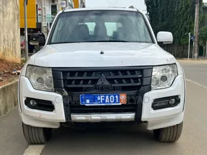 Mitsubishi Pajero V80 3.0 VR-I 2013 Blanc