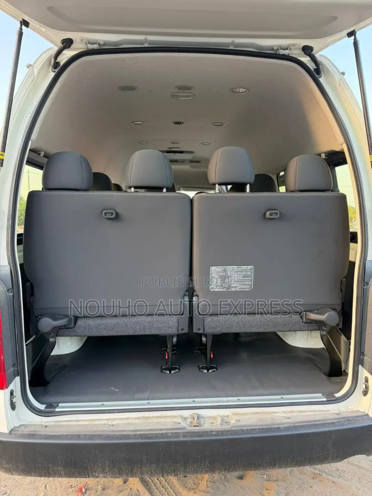 Toyota HiAce 2025 Blanc