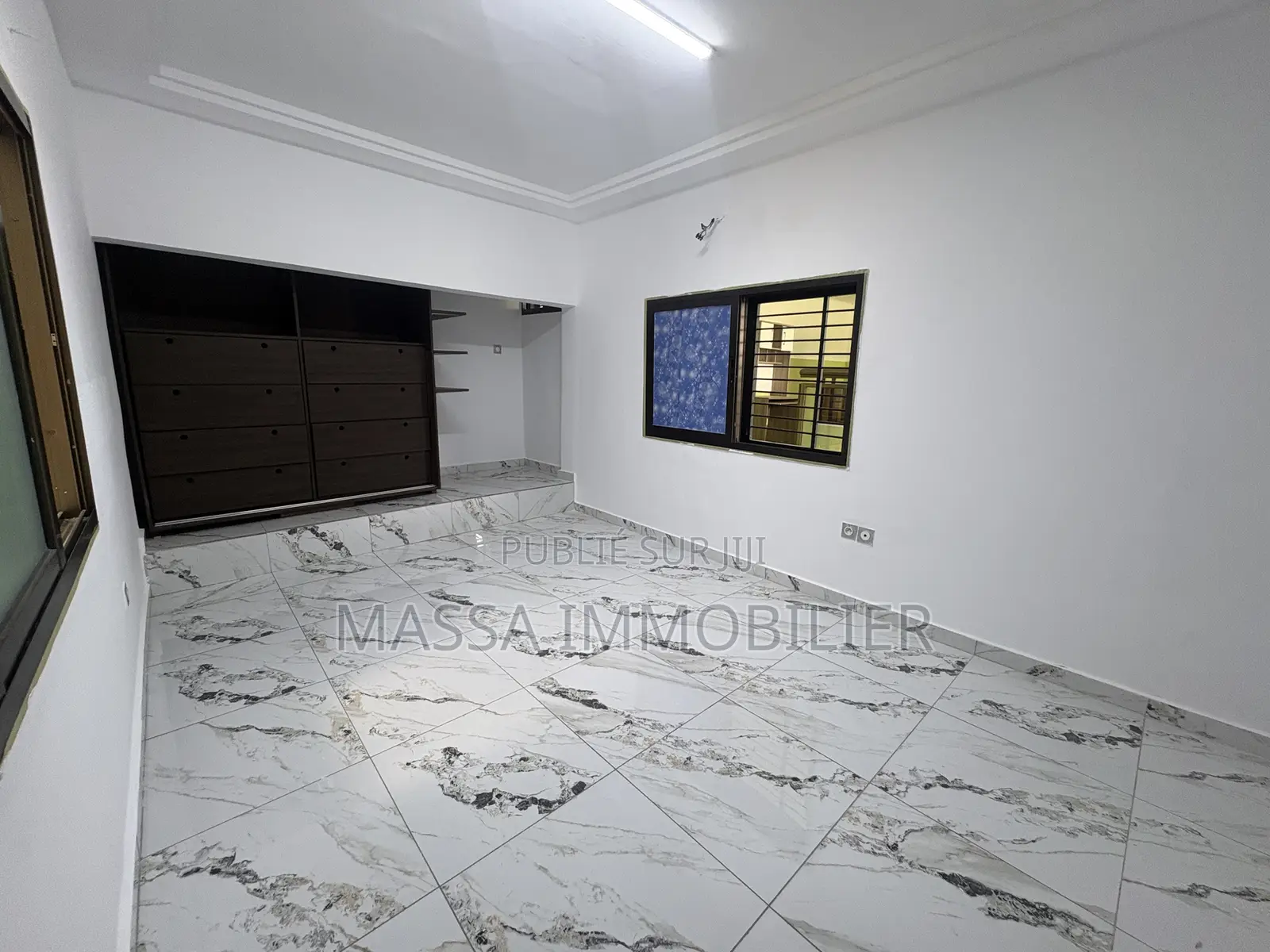 5chbre Duplex dans Massa Immobilier, Cocody à Vendre