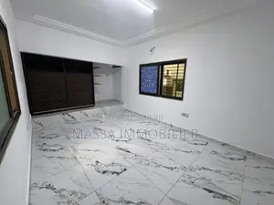 5chbre Duplex dans Massa Immobilier, Cocody à Vendre