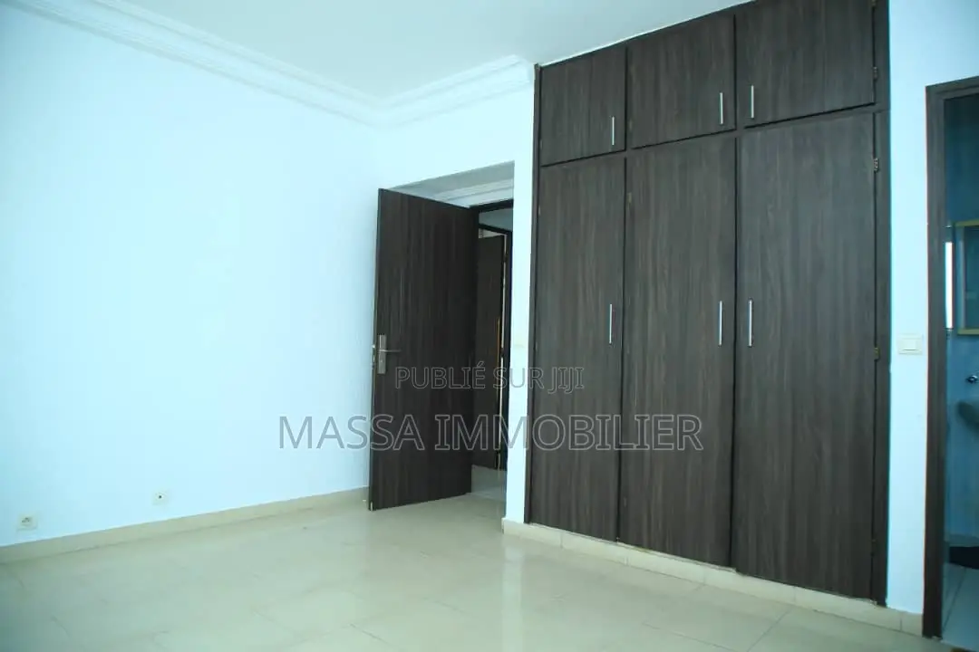 2chbre Appartement dans Massa Immobilier, Le Plateau à Louer