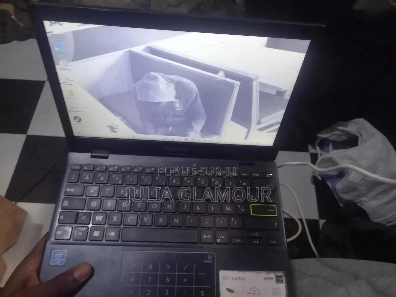 Ordinateur portable Asus E203MA 4GB Intel Core i7 HDD+SSD 128GB