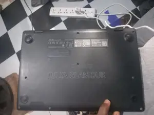 Ordinateur portable Asus E203MA 4GB Intel Core i7 HDD+SSD 128GB