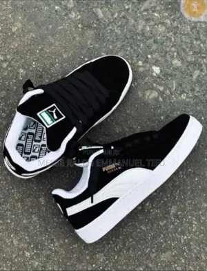 Belle Paire De Puma Suède, Neuve, À Ce Prix C'es Quasiment Offer