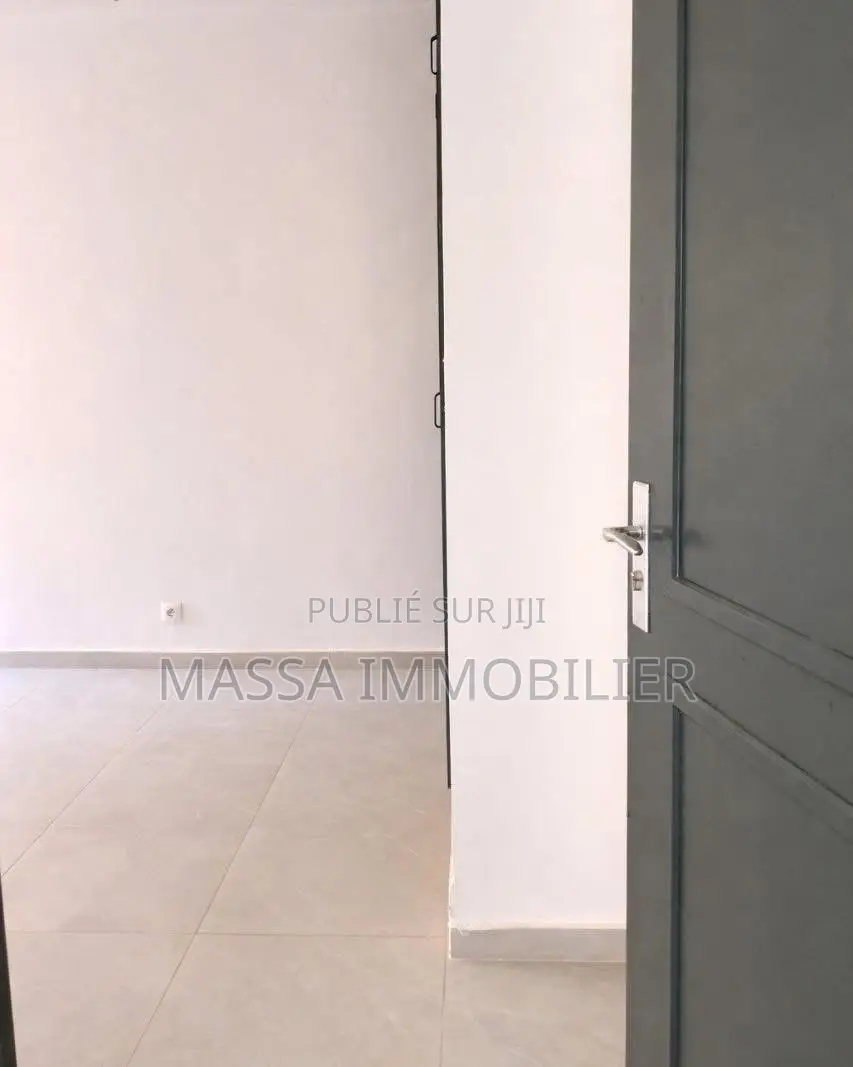 4chbre Villa dans Massa Immobilier, Cocody à Louer