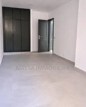 4chbre Villa dans Massa Immobilier, Cocody à Louer