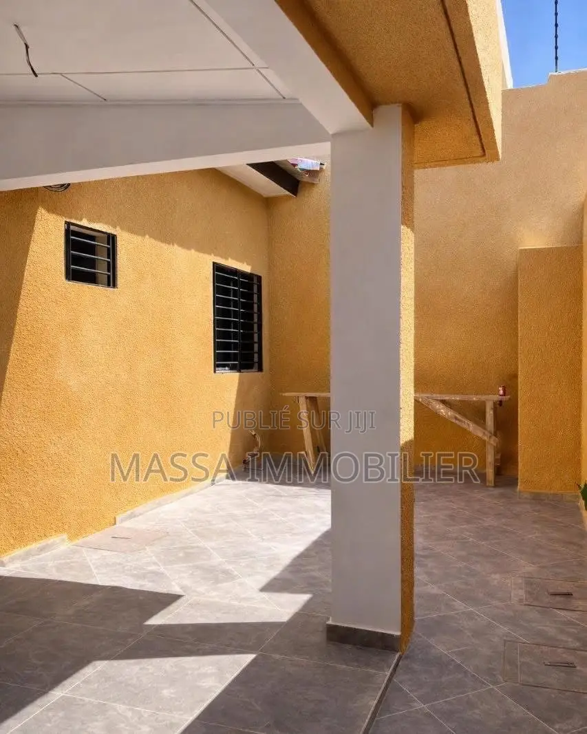 4chbre Villa dans Massa Immobilier, Cocody à Louer