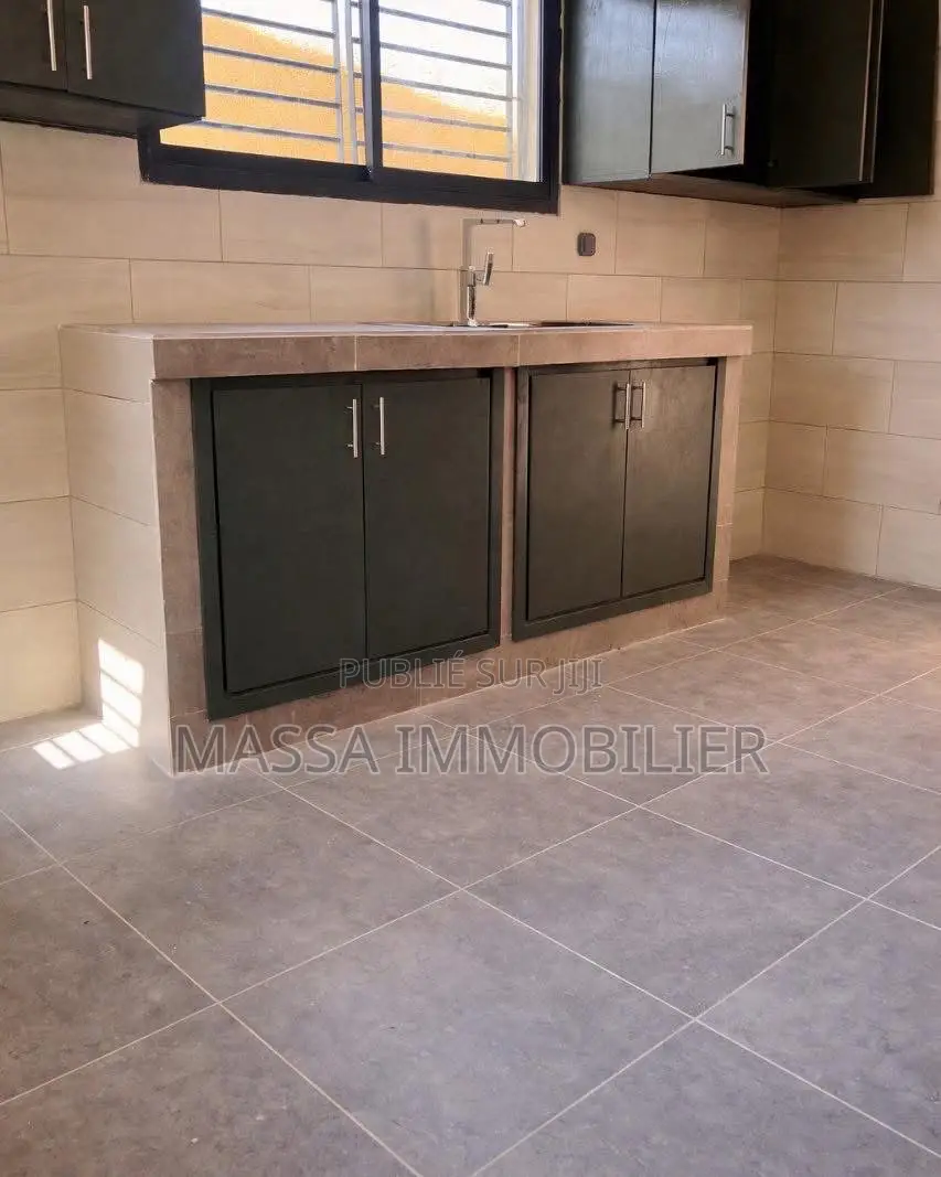 4chbre Villa dans Massa Immobilier, Cocody à Louer