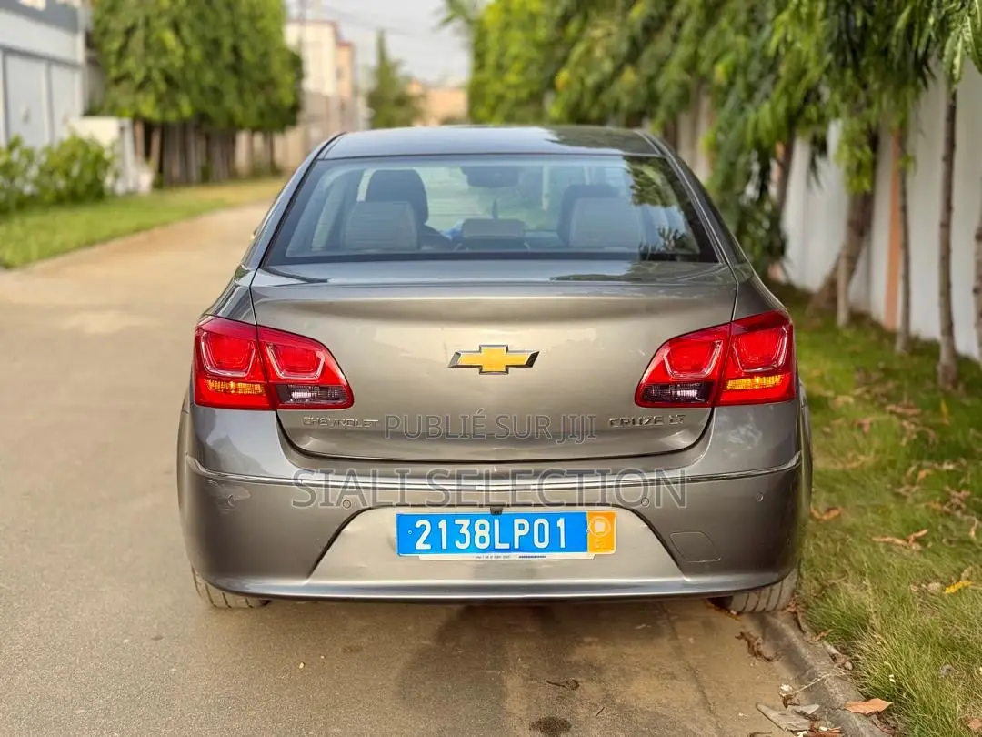 Chevrolet Cruze 2018 Gris
