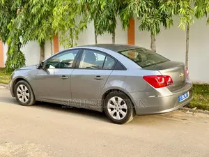 Chevrolet Cruze 2018 Gris