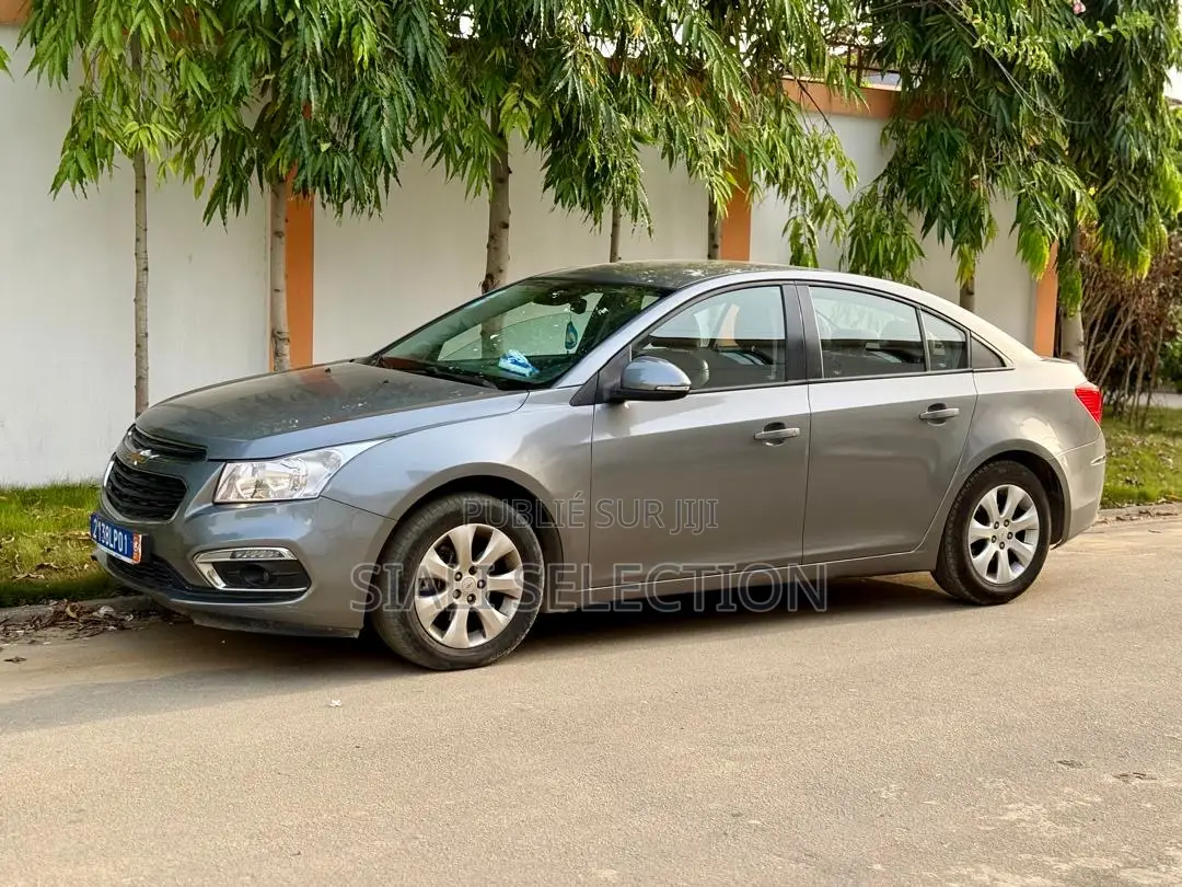 Chevrolet Cruze 2018 Gris