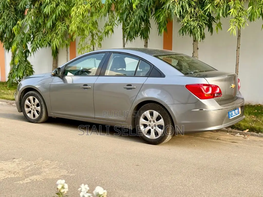 Chevrolet Cruze 2018 Gris