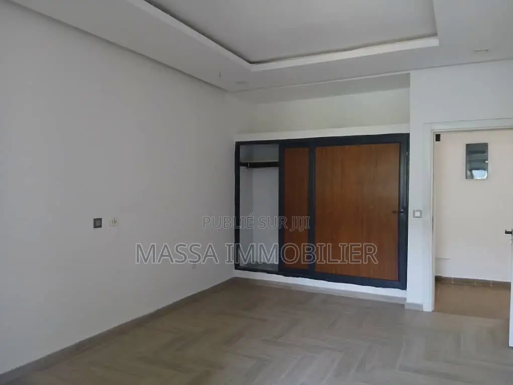 2chbre Appartement dans Massa Immobilier, Cocody à Louer