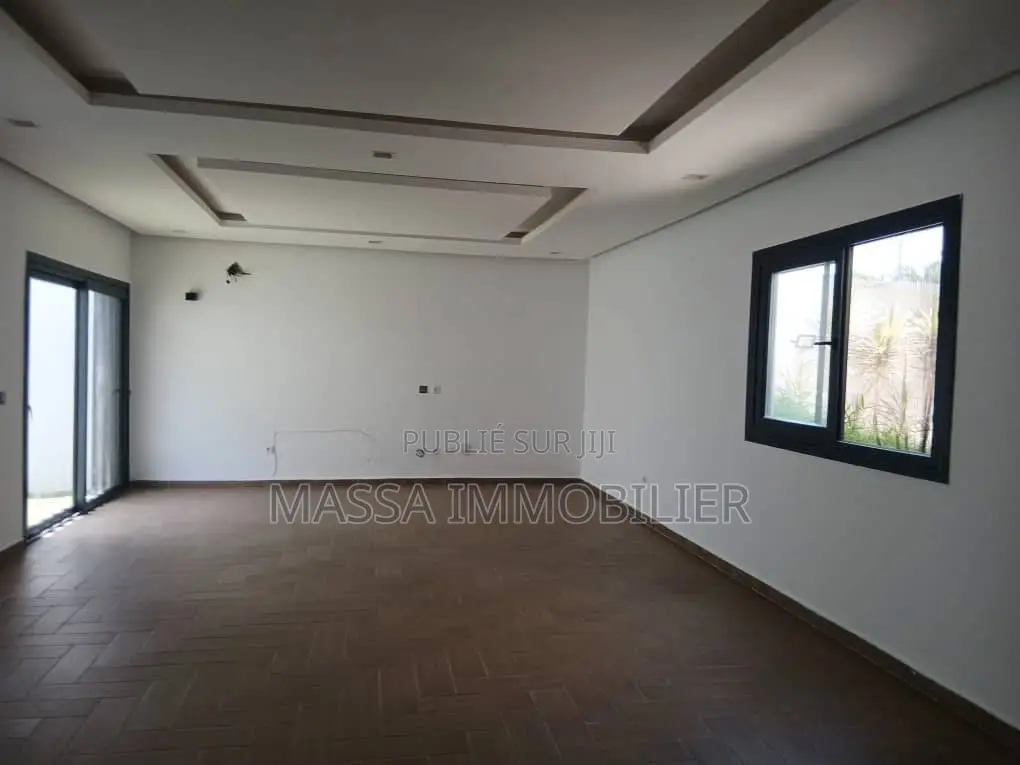 2chbre Appartement dans Massa Immobilier, Cocody à Louer