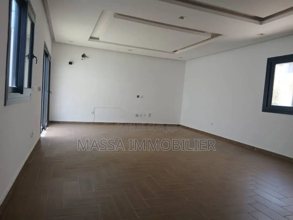 2chbre Appartement dans Massa Immobilier, Cocody à Louer