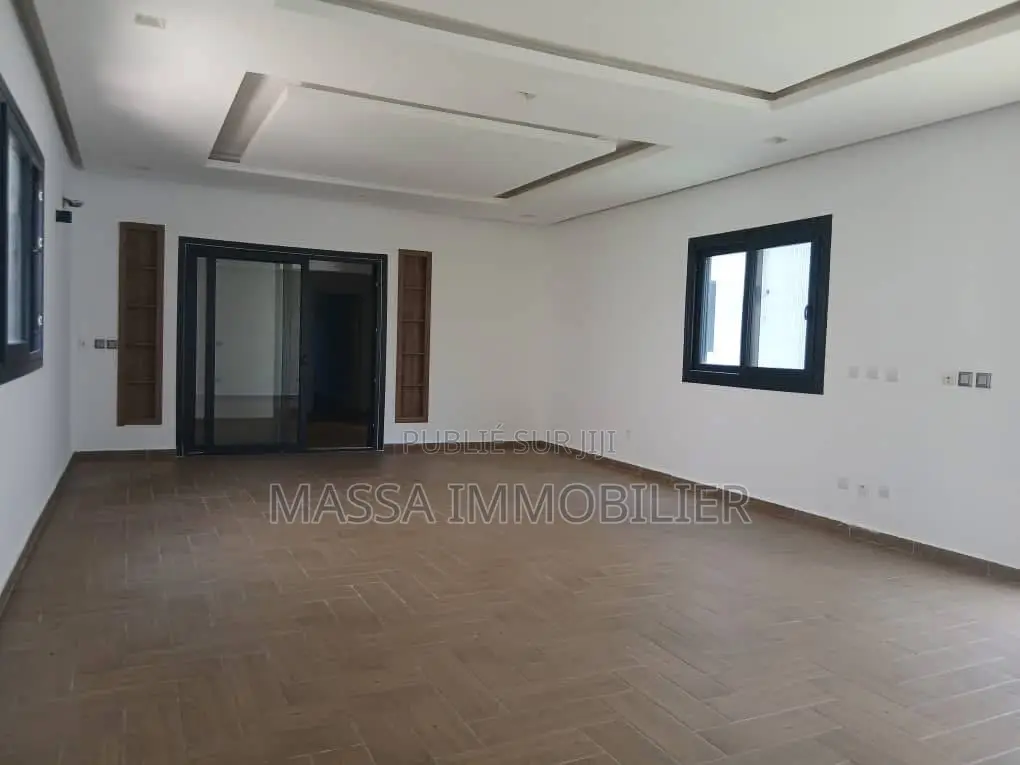 2chbre Appartement dans Massa Immobilier, Cocody à Louer