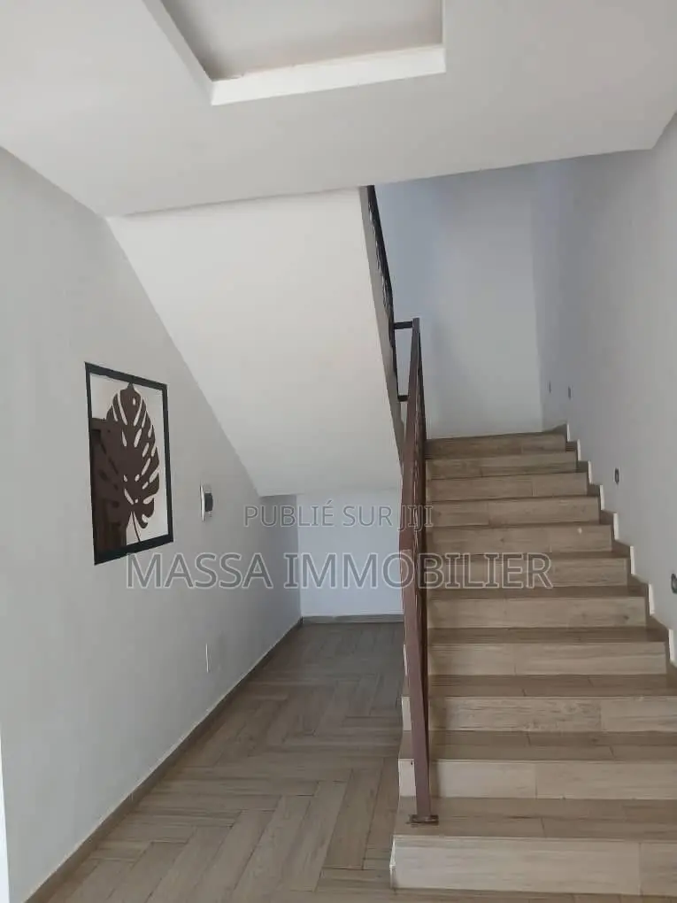 2chbre Appartement dans Massa Immobilier, Cocody à Louer