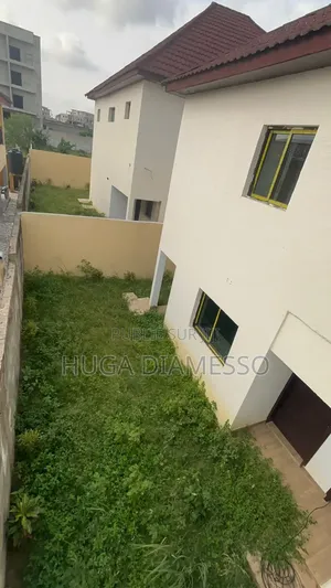 4chbre Villa dans Diames, Bingerville à Vendre