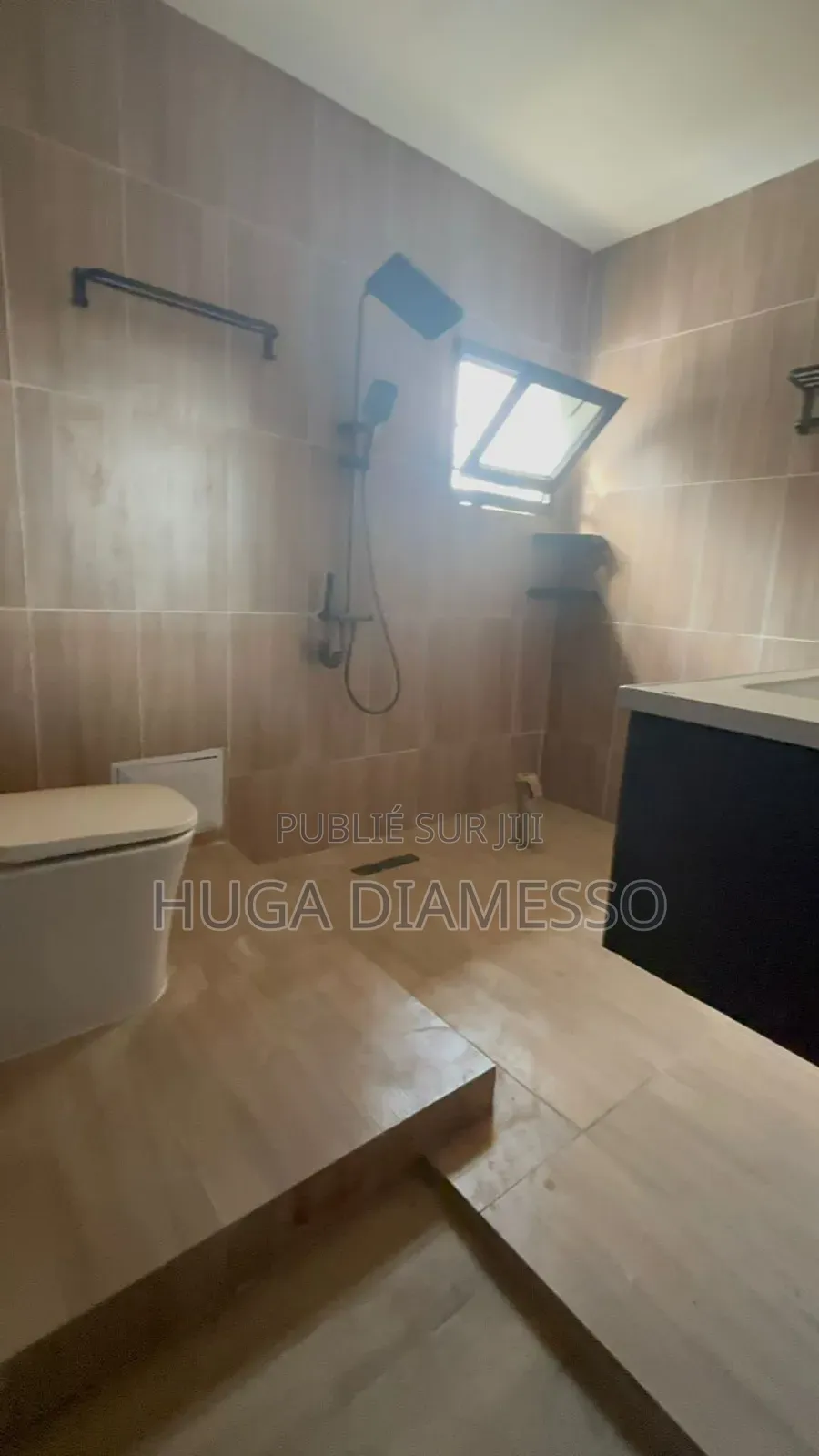 4chbre Villa dans Diames, Bingerville à Vendre