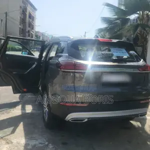 Nouveau Geely Azkarra 2024 Gris