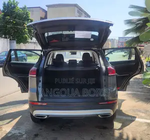 Nouveau Geely Azkarra 2024 Gris