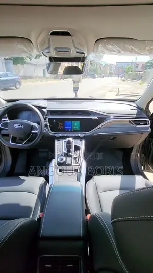 Nouveau Geely Azkarra 2024 Gris