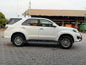 Toyota Fortuner 2013 Blanc
