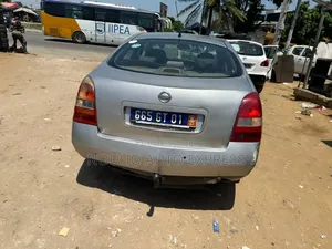 Nissan Primera 2005 Gris