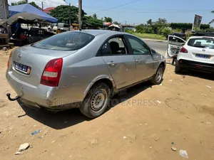 Nissan Primera 2005 Gris
