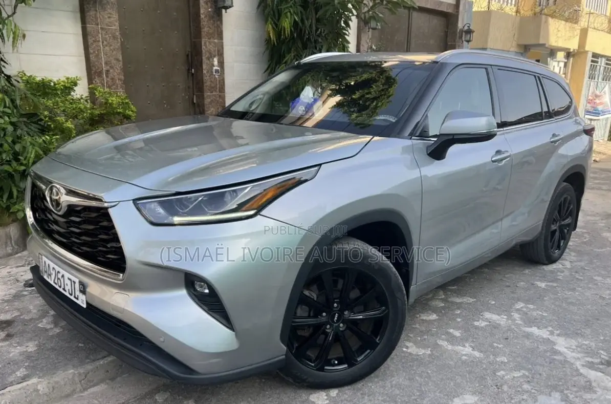 Toyota Highlander 2023 Gris