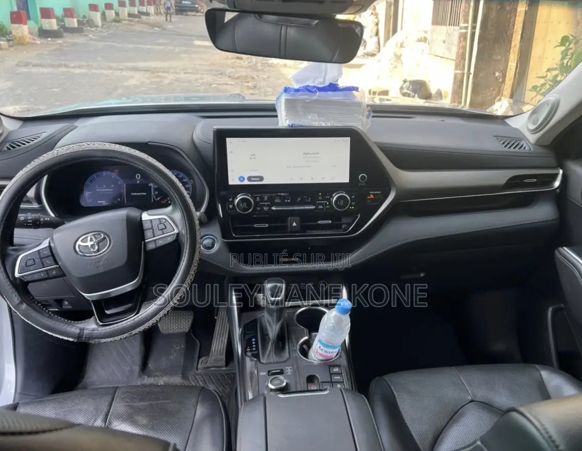 Toyota Highlander 2023 Gris
